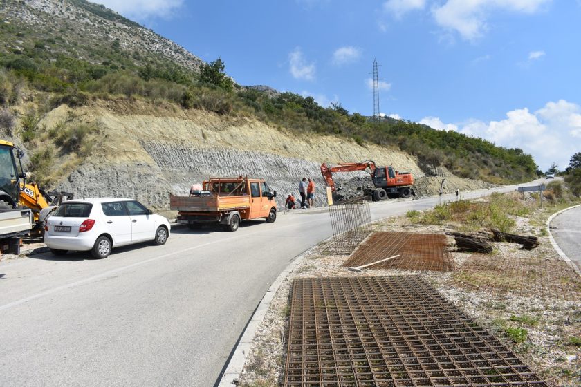 Na cesti za Konavoska brda u tijeku 1,2 milijuna kuna vrijedni radovi na sanaciji klizišta