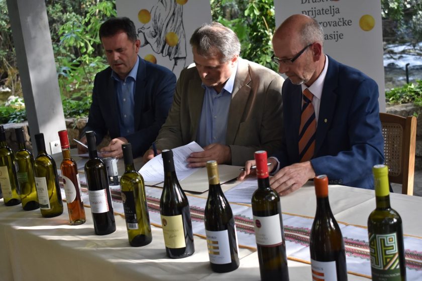 Načelnik Lasić na radionici ”Radosna napitnica Malvasiji”: Naši vinari i podrumari su na pravom putu!