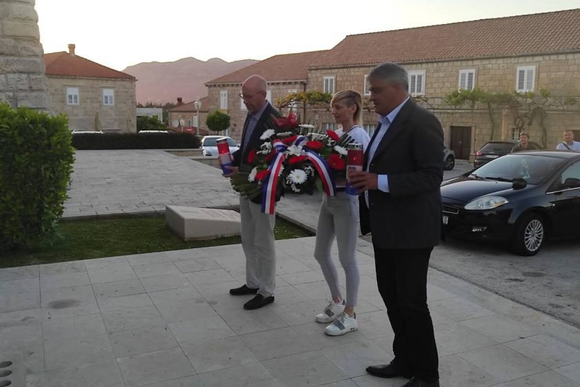 Načelnik Općine Konavle Božo Lasić sa suradnicima položio vijence povodom Dana državnosti