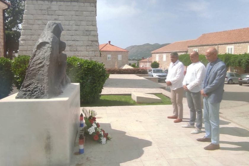 Uz Dan pobjede i domovinske zahvalnosti i Dan hrvatskih branitelja položeni vijenci u Čilipima