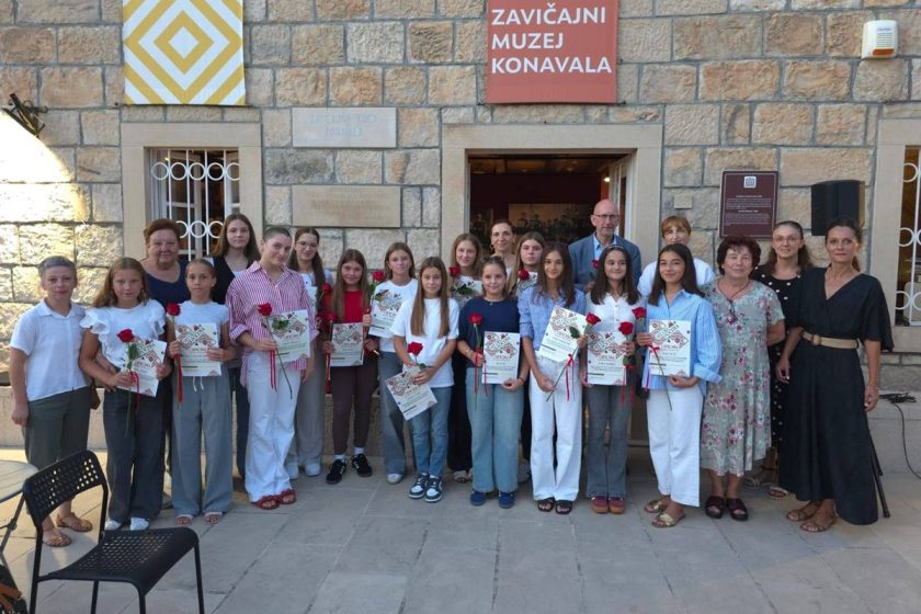 Načelnik Lasić dodijelio diplome mladim veziljama u Zavičajnom muzeju Konavala