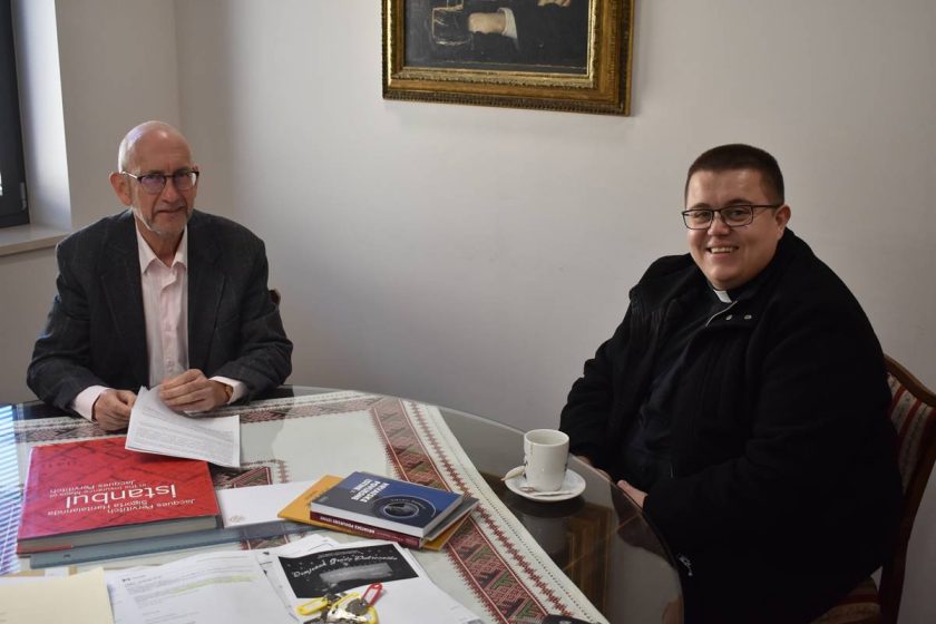 Načelnik Lasić primio novog župnika župe sv. Srđa i Baha u Pridvorju te župe sv. Nikole u Dubravci