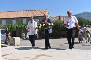 Načelnik Lasić i predsjednik Općinskog vijeća Ivo Simović položili vijenac u Čilipima povodom Dana pobjede i domovinske zahvalnosti i Dana hrvatskih branitelja